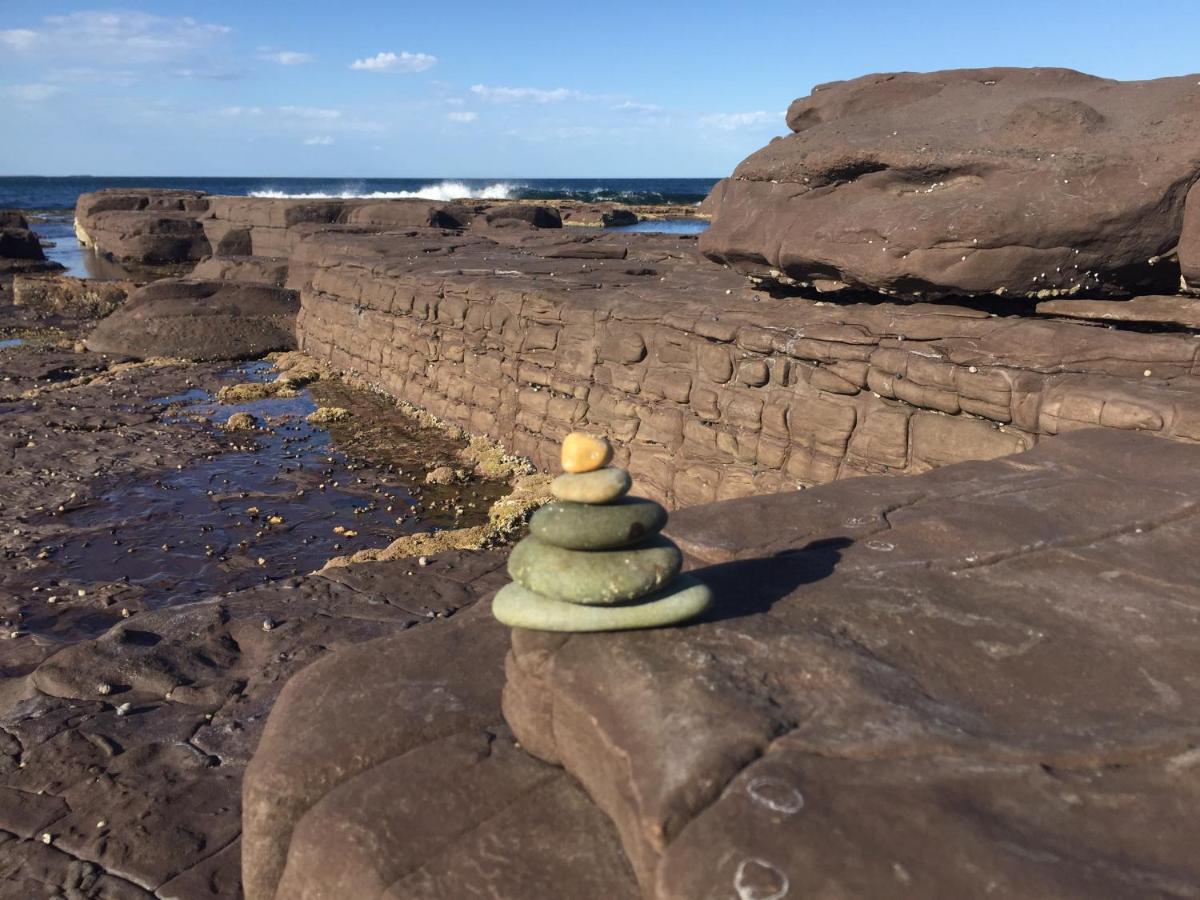 Seabreeze On The * Barrack Point